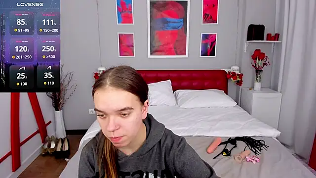 Snapshot of KamilaPeach chatting on 8, 10, 2025 KamilaPeach online show from 8, 10, 2025