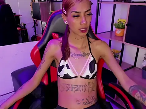 KarlaSlutSkinny   online show from 19, 12, 2025