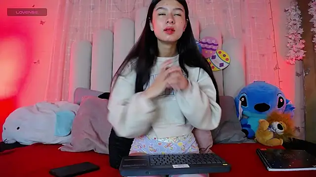 Snapshot of SweetRenata_ chatting on 5, 3, 2026 SweetRenata online show from 5, 3, 2026