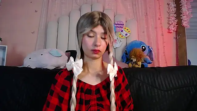 Snapshot of SweetRenata_ chatting on 7, 4, 2026 SweetRenata online show from 7, 4, 2026