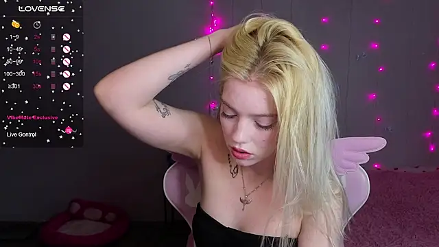 Snapshot of myprettylola chatting on 4, 5, 2026 myprettylola online show from 4, 5, 2026