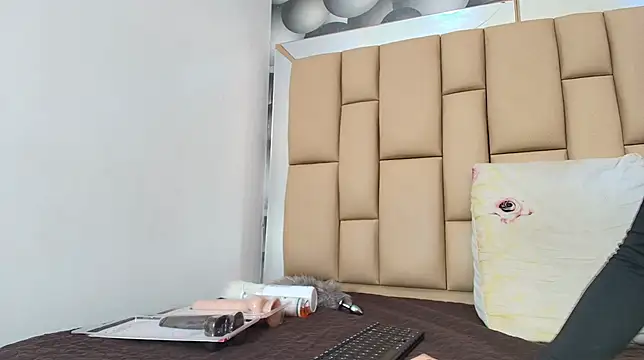 hannah teehn online show from 22, 11, 2025