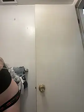 Snapshot of lexuslover687 chatting on 31, 3, 2026 lexuslover687 online show from 31, 3, 2026