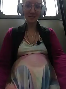 Snapshot of Lucy_colee chatting on 18, 12, 2025 Lucy colee online show from 18, 12, 2025