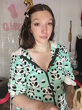 Snapshot of Lucy_colee chatting on 31, 3, 2026 Lucy colee online show from 31, 3, 2026