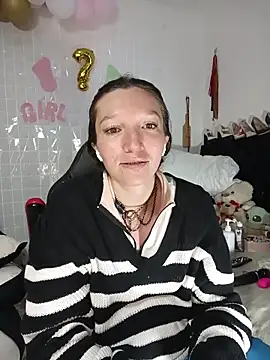 Snapshot of Lucy_colee chatting on 15, 4, 2026 Lucy colee online show from 15, 4, 2026