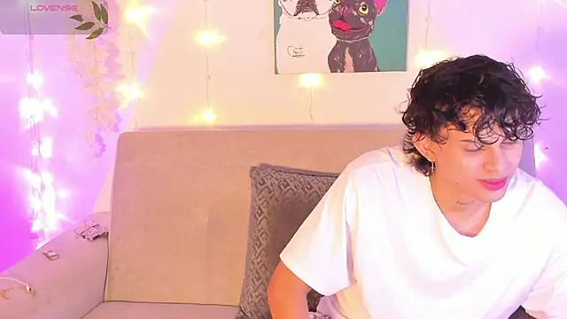 Snapshot of lua_boy chatting on 8, 4, 2026 lua boy online show from 8, 4, 2026