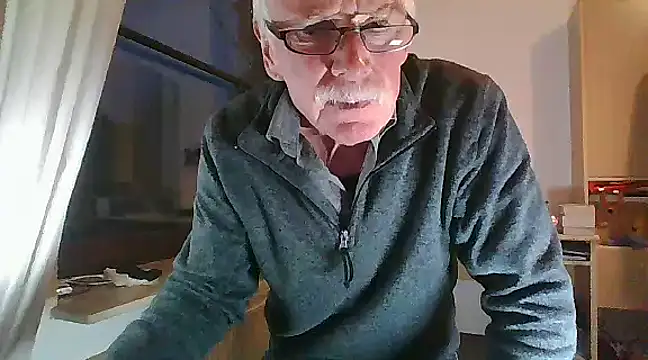 Snapshot of super-snoopy chatting on 20, 1, 2025 super-snoopy online show from 20, 1, 2025