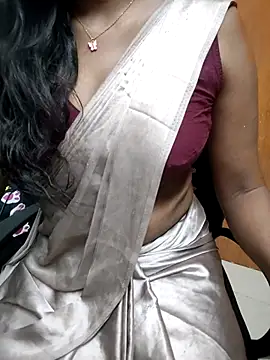Snapshot of Tamilmallu-duskygirl03 chatting on 25, 6, 2026 Tamilmallu-duskygirl03 online show from 25, 6, 2026