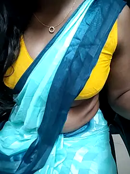 Snapshot of Tamilmallu-duskygirl03 chatting on 17, 7, 2026 Tamilmallu-duskygirl03 online show from 17, 7, 2026
