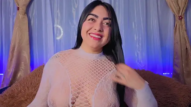 Snapshot of Victoria_Jonhss chatting on 8, 1, 2026 Victoria Jonhss online show from 8, 1, 2026