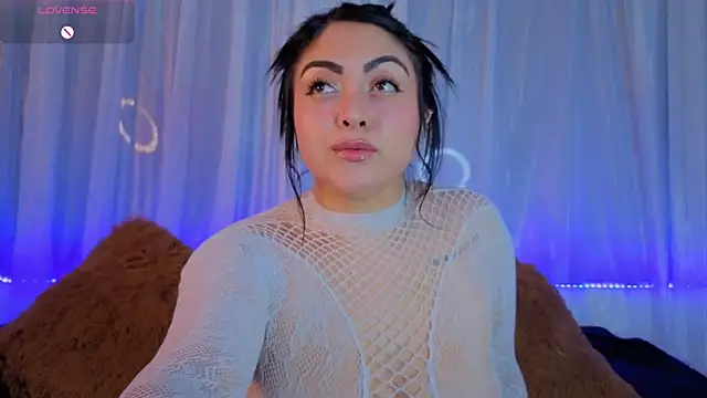 Snapshot of Victoria_Jonhss chatting on 2, 4, 2026 Victoria Jonhss online show from 2, 4, 2026