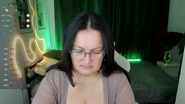 Snapshot of hottyannaa chatting on 15, 12, 2025 hottyannaa online show from 15, 12, 2025