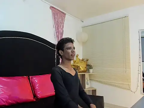Snapshot of Nezuko__tanyi chatting on 17, 10, 2025 Nezuko tanyi online show from 17, 10, 2025