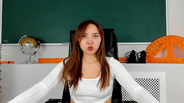 AnnaJonson online show from 12, 11, 2025