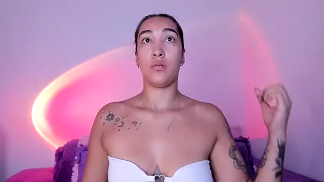 Snapshot of HeidyRousse chatting on 10, 3, 2026 HeidyRousse online show from 10, 3, 2026