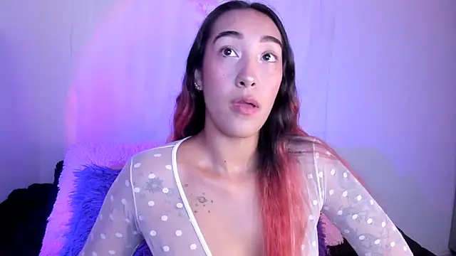 Snapshot of HeidyRousse chatting on 19, 5, 2026 HeidyRousse online show from 19, 5, 2026