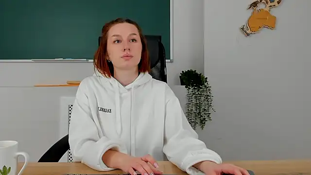 Snapshot of ClaireMathis chatting on 5, 4, 2026 ClaireMathis online show from 5, 4, 2026