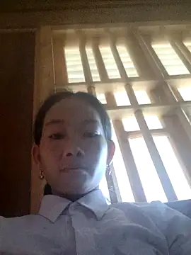 Snapshot of gio-thu chatting on 9, 10, 2025 gio-thu online show from 9, 10, 2025