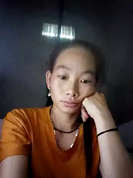 Snapshot of gio-thu chatting on 11, 10, 2025 gio-thu online show from 11, 10, 2025