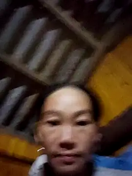Snapshot of gio-thu chatting on 12, 10, 2025 gio-thu online show from 12, 10, 2025