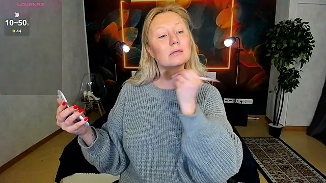 scent  of woman online show from 5, 2, 2026