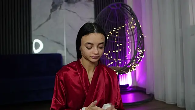 RachelRavee online show from 25, 11, 2025