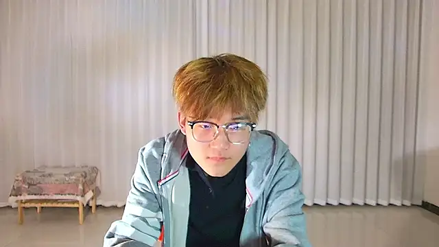 KK-cuteboy online show from 9, 4, 2026