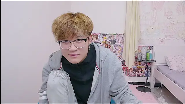 KK-cuteboy online show from 11, 4, 2026