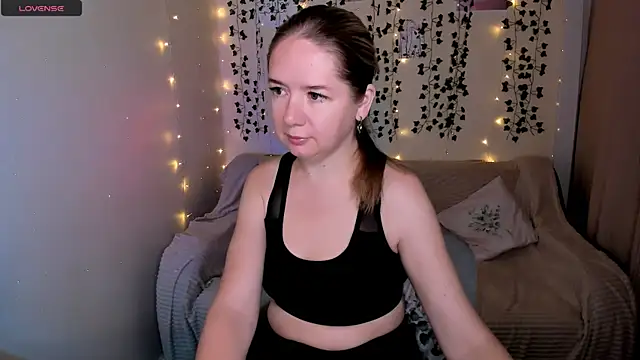 Snapshot of Evaa_Braunn chatting on 20, 10, 2025 Evaa Braunn online show from 20, 10, 2025