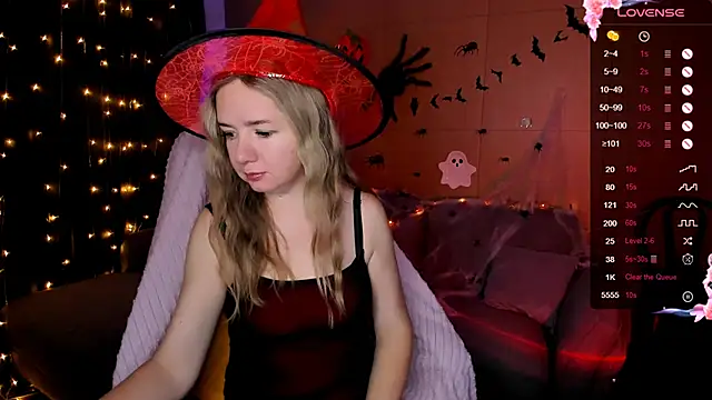 Snapshot of Evaa_Braunn chatting on 27, 10, 2025 Evaa Braunn online show from 27, 10, 2025