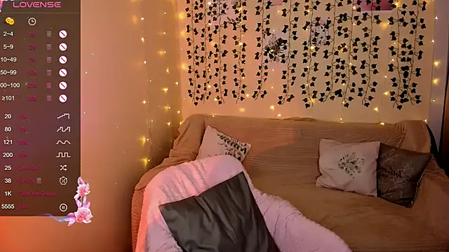 Snapshot of Evaa_Braunn chatting on 7, 11, 2025 Evaa Braunn online show from 7, 11, 2025