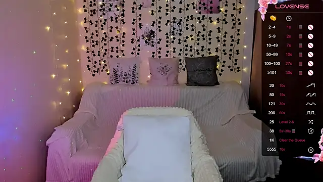 Snapshot of Evaa_Braunn chatting on 24, 11, 2025 Evaa Braunn online show from 24, 11, 2025