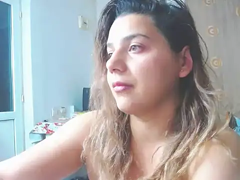 Snapshot of MadisonCharm chatting on 15, 4, 2026 MadisonCharm online show from 15, 4, 2026