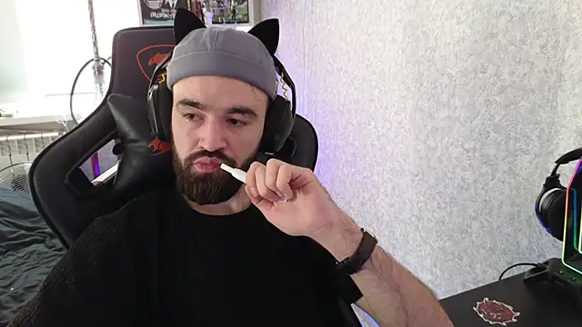 Nik Namee online show from 18, 10, 2025