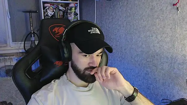 Snapshot of Nik_Namee chatting on 17, 12, 2025 Nik Namee online show from 17, 12, 2025