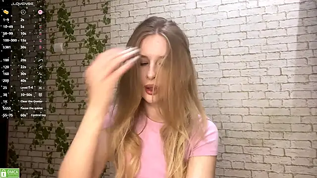 Snapshot of RosalindSherlock chatting on 5, 11, 2025 RosalindSherlock online show from 5, 11, 2025