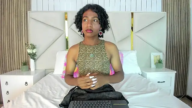 Snapshot of rebeca_brown_ chatting on 9, 10, 2025 rebeca brown online show from 9, 10, 2025