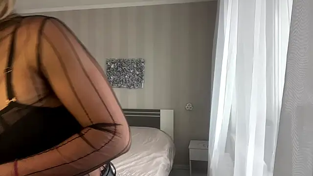 JadeExxa online show from 4, 11, 2025