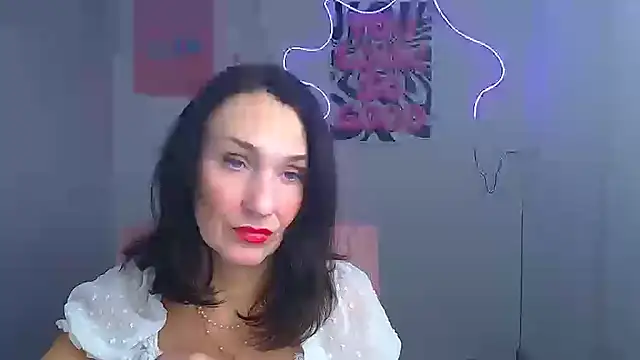 Snapshot of Rosie_Rosee chatting on 8, 3, 2026 Rosie Rosee online show from 8, 3, 2026