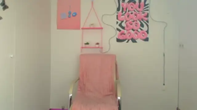 Snapshot of Rosie_Rosee chatting on 2, 4, 2026 Rosie Rosee online show from 2, 4, 2026