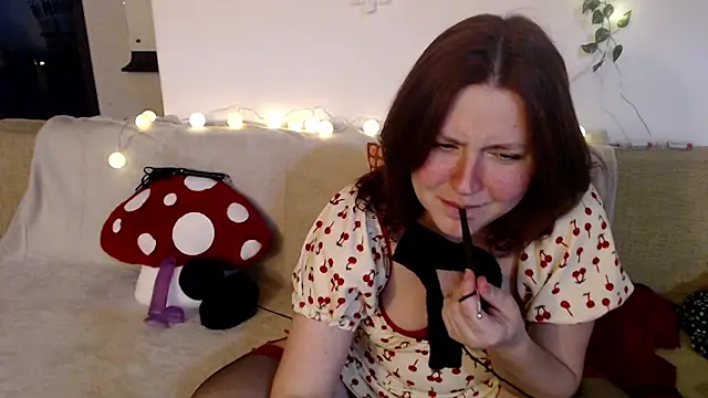 Snapshot of Lilith__moon chatting on 23, 10, 2025 Lilith moon online show from 23, 10, 2025