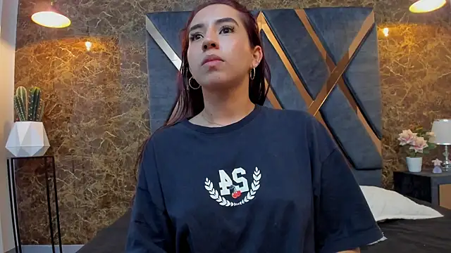 Vittoria Conti  online show from 11, 11, 2025