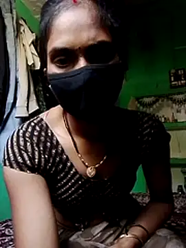 Snapshot of nainshilodhi28 chatting on 13, 11, 2025 nainshilodhi28 online show from 13, 11, 2025