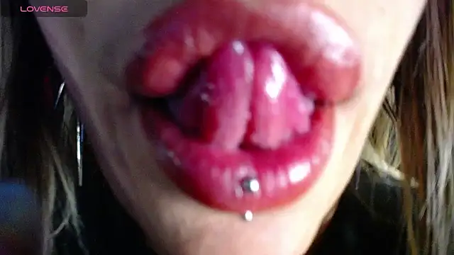 Meganbaiker online show from 15, 2, 2026