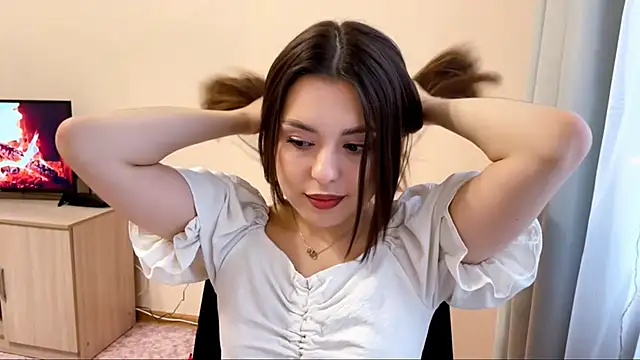 Snapshot of AlveraCappola chatting on 13, 10, 2025 AlveraCappola online show from 13, 10, 2025