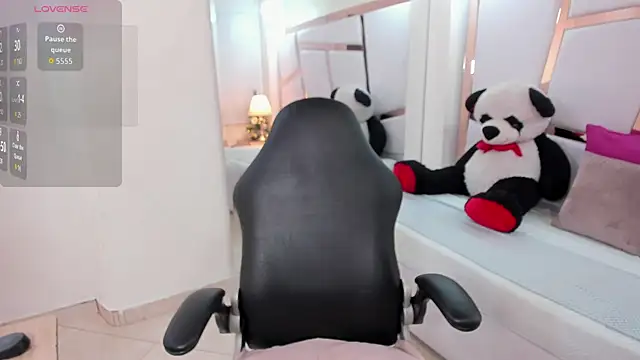 cloe 555 online show from 19, 12, 2025