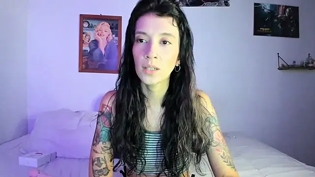 Snapshot of Adeline444 chatting on 6, 11, 2025 Adeline444 online show from 6, 11, 2025