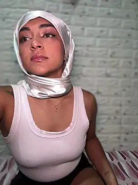 Snapshot of CelestSkyy chatting on 8, 4, 2026 CelestSkyy online show from 8, 4, 2026