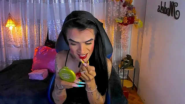 Snapshot of ZAMMIRA chatting on 8, 11, 2025 ZAMMIRA online show from 8, 11, 2025